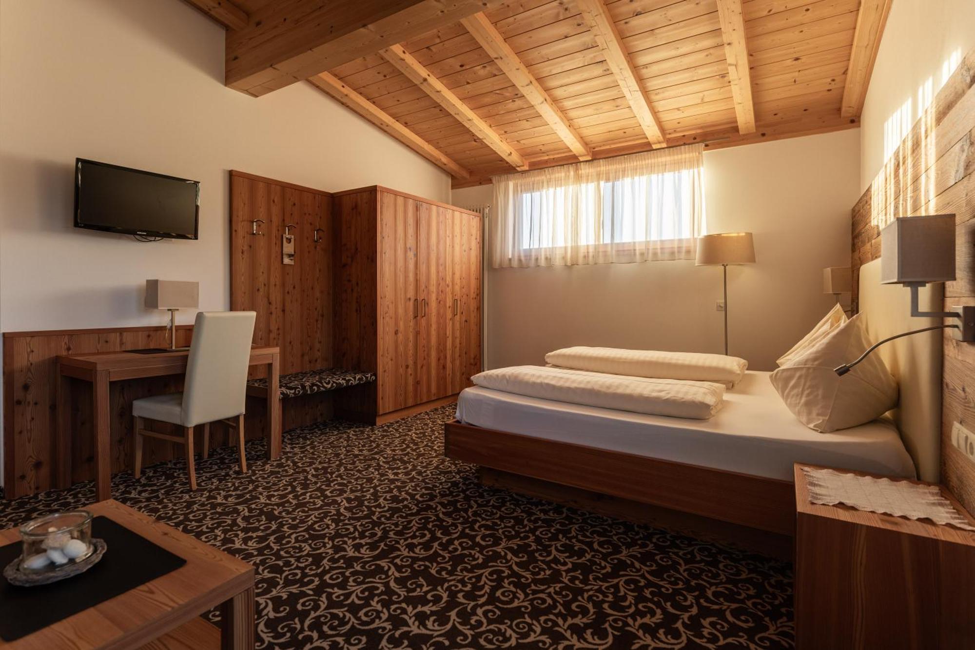 Garni Jasmin Bed & Breakfast Castelrotto Exterior photo